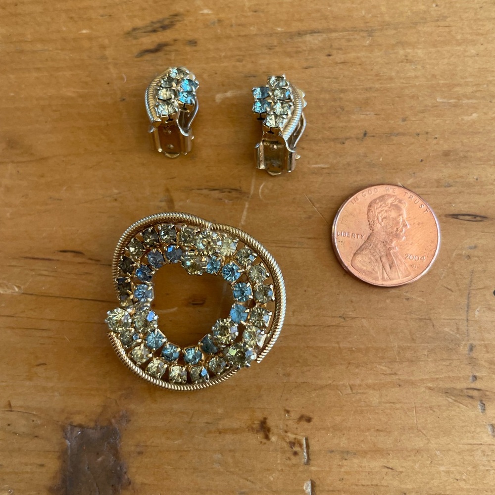 Vintage midcentury blue green rhinestone brooch and earrings set